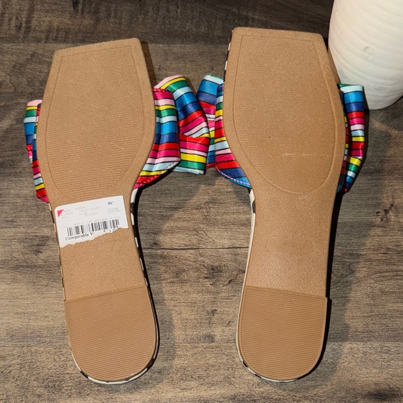 NWT Betsey Johnson Polka Dot Sandals with Rainbow Bow - Picture 4 of 5